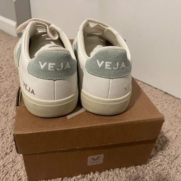 Women’s Veja Recife Grip Trio Court Sneakers - Size 38 Color: Matcha - Picture 2 of 7